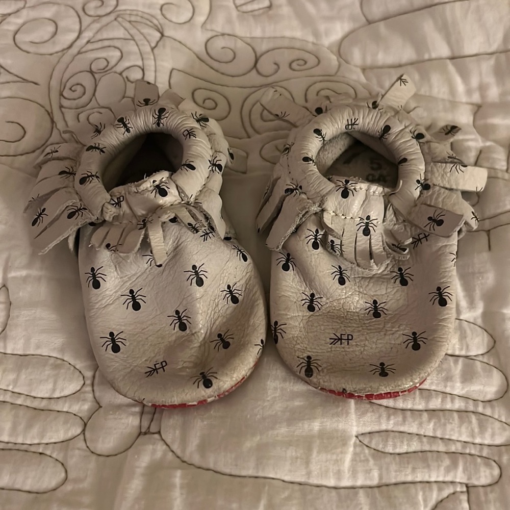 Freshly Picked moccasins sz 5 Ants limited edition so cute and rare!